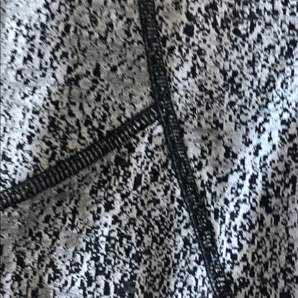 Lululemon Crops - Picture 2 of 5